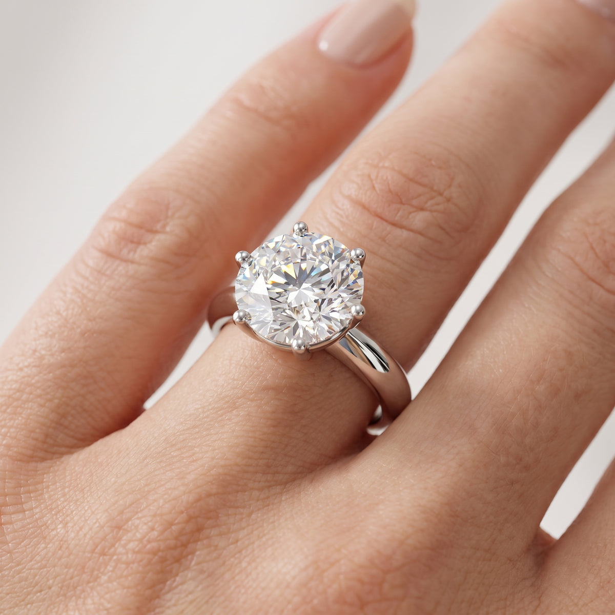 _lifestyle_image@SKU:R9839-NADR0300000PL #metal_platinum+origin_lab-grown+quality_ef-vs2+