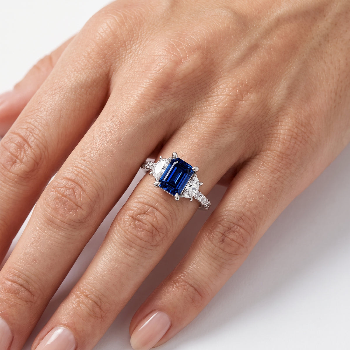 _lifestyle_image@SKU:RG001-LCSE0100000DW #metal_silver+origin_lab-created