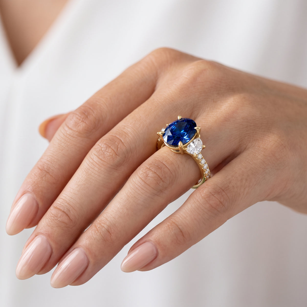 _lifestyle_image@SKU:RG001-NCSO02000004Y #metal_14k-yellow-gold+origin_lab-created