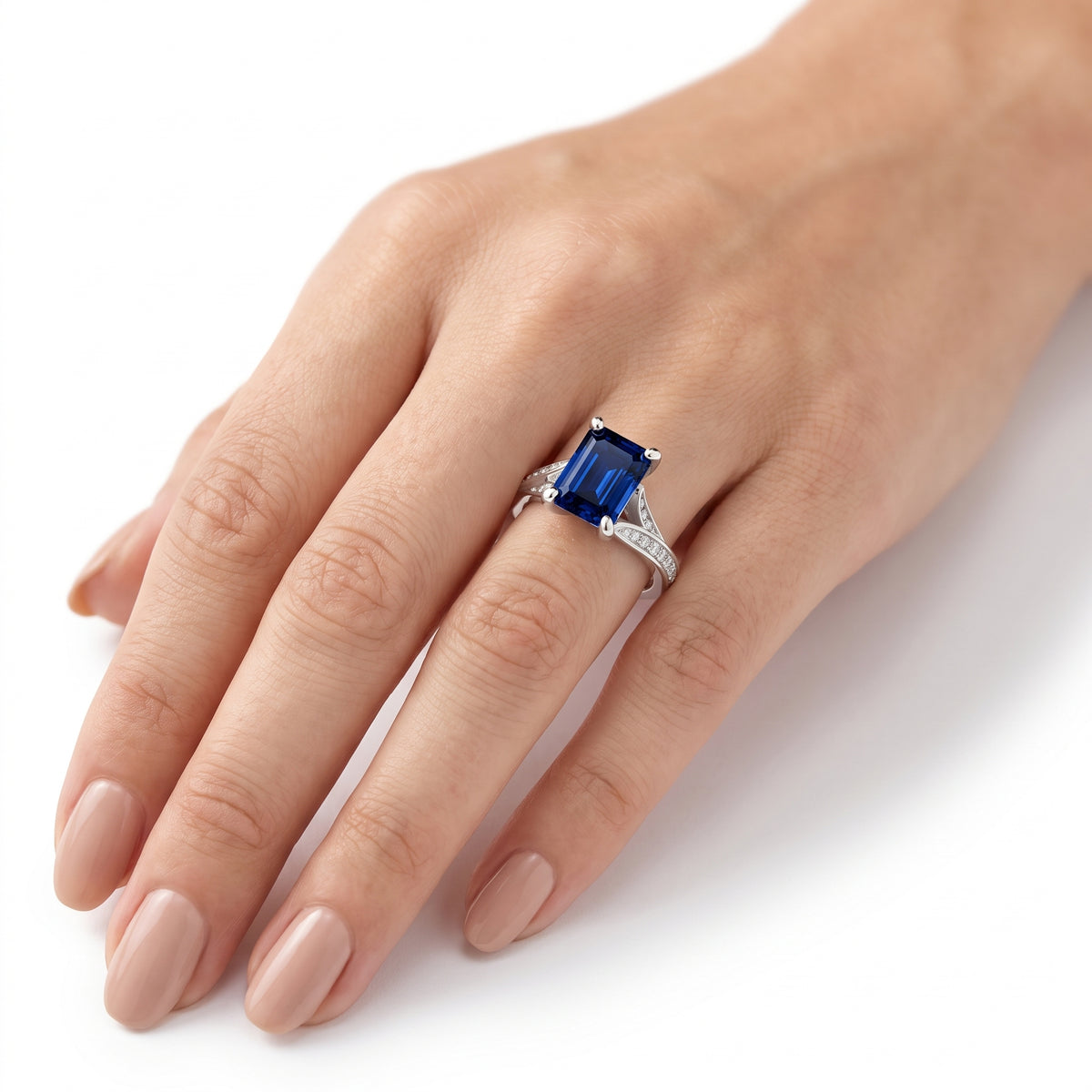 _lifestyle_image@SKU:RG027-LCSE0300000DW #metal_silver+origin_lab-created