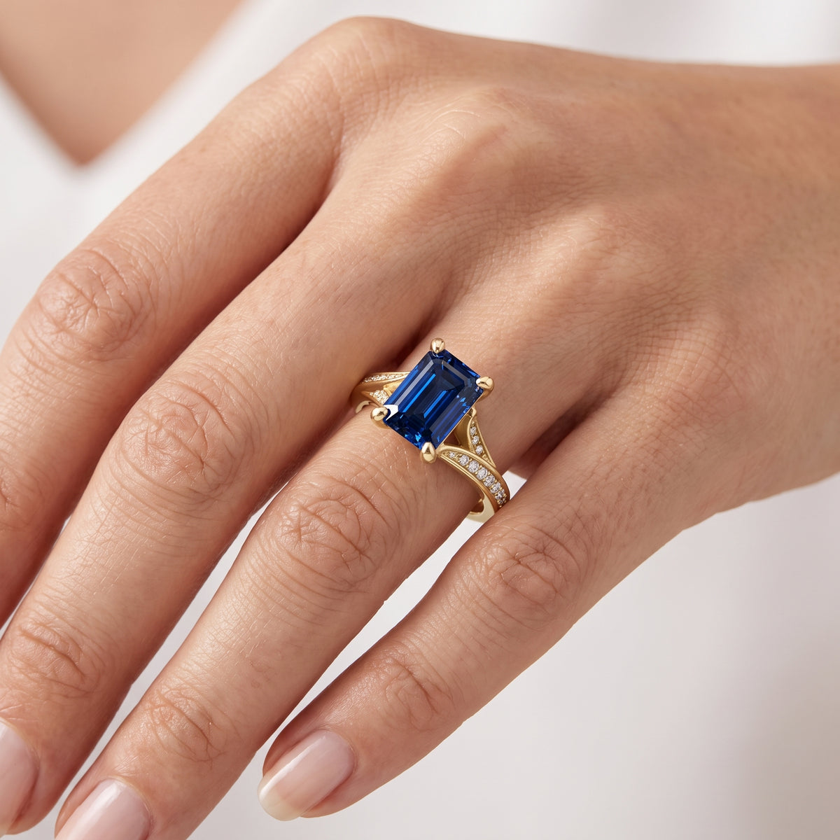 _lifestyle_image@SKU:RG027-NCSE03000004Y #metal_14k-yellow-gold+origin_lab-created