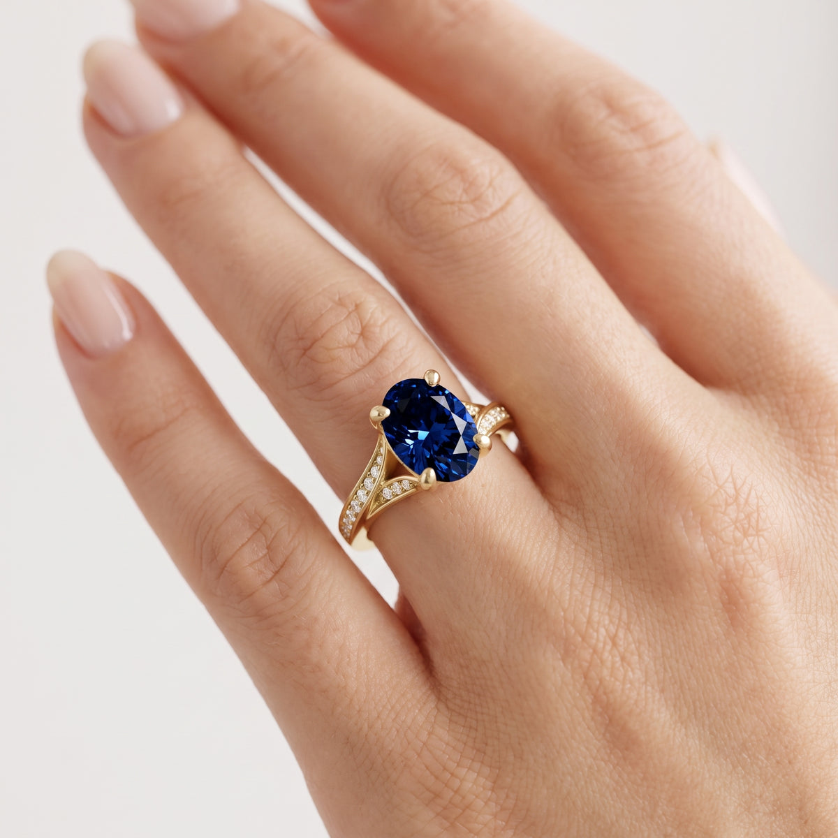 _lifestyle_image@SKU:RG027-NCSO03000004Y #metal_14k-yellow-gold+origin_lab-created