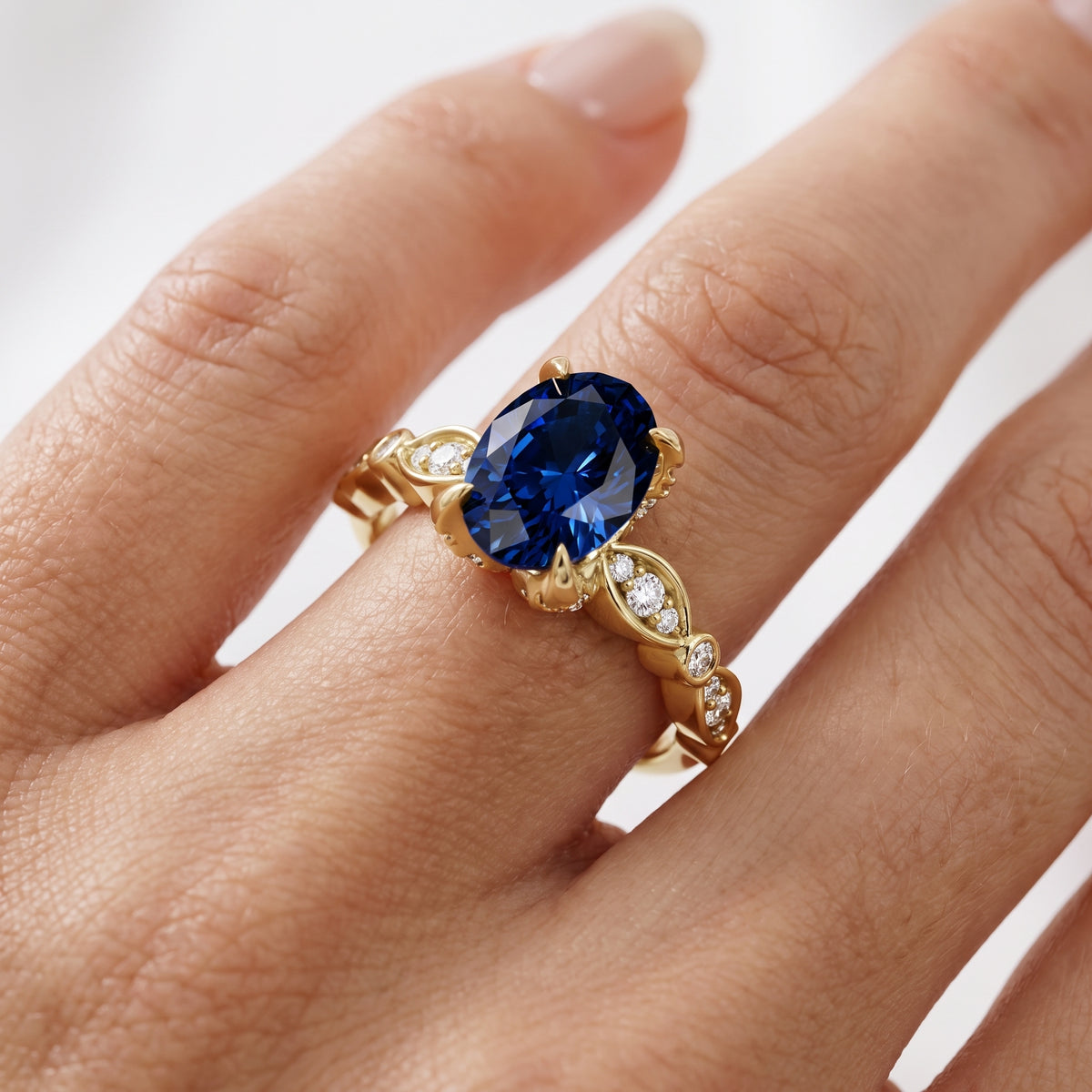 _lifestyle_image@SKU:RG055-NCSO01000004Y #metal_14k-yellow-gold+origin_lab-created
