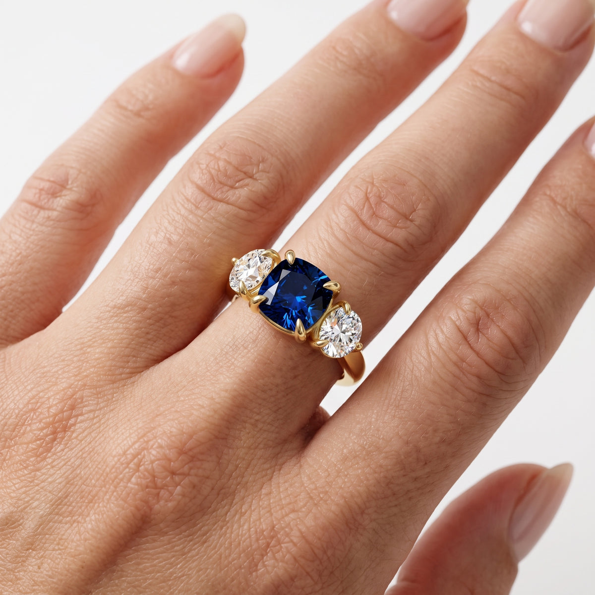 _lifestyle_image@SKU:RG097-NCSC02000004Y #metal_14k-yellow-gold+origin_lab-created