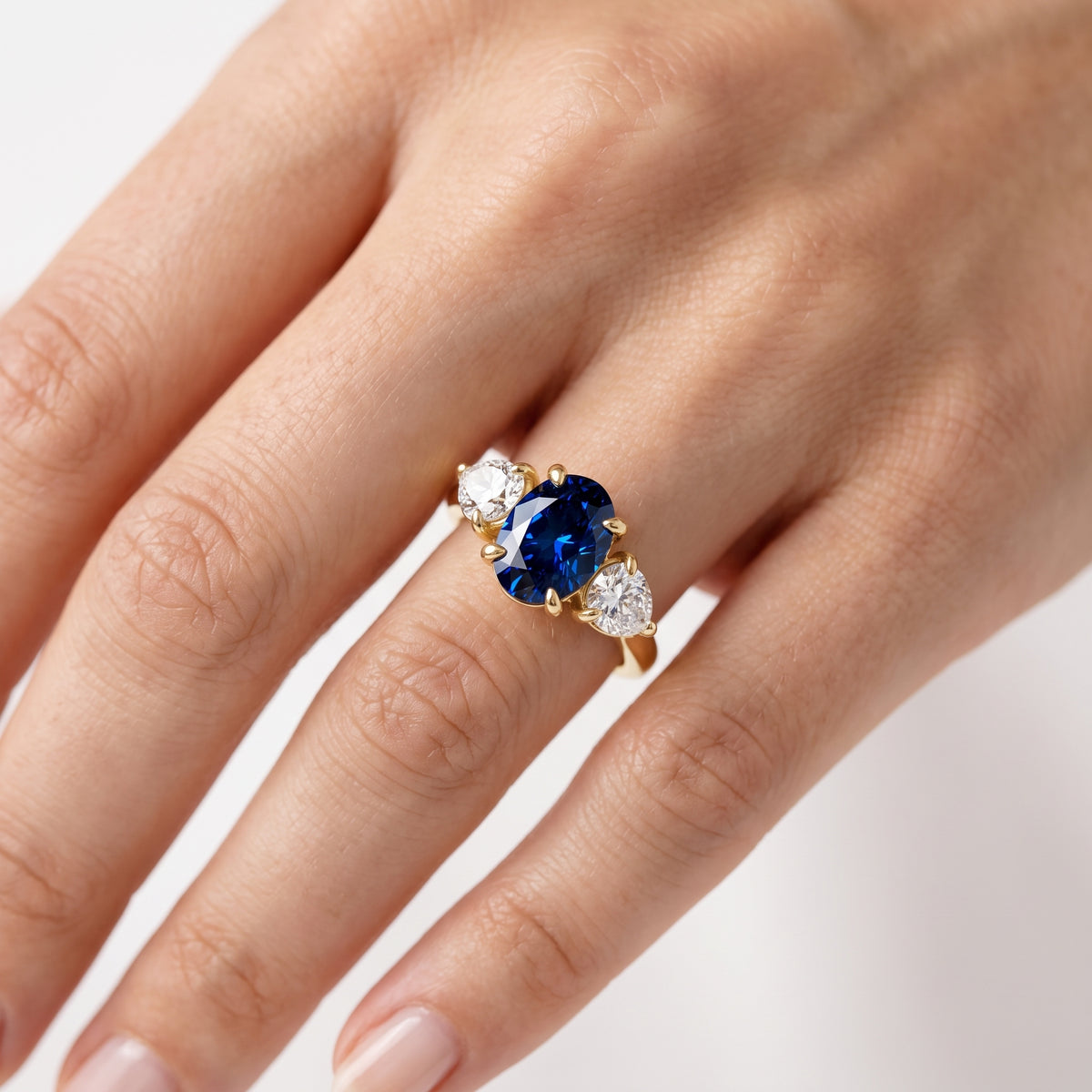 _lifestyle_image@SKU:RG097-NCSO02000004Y #metal_14k-yellow-gold+origin_lab-created