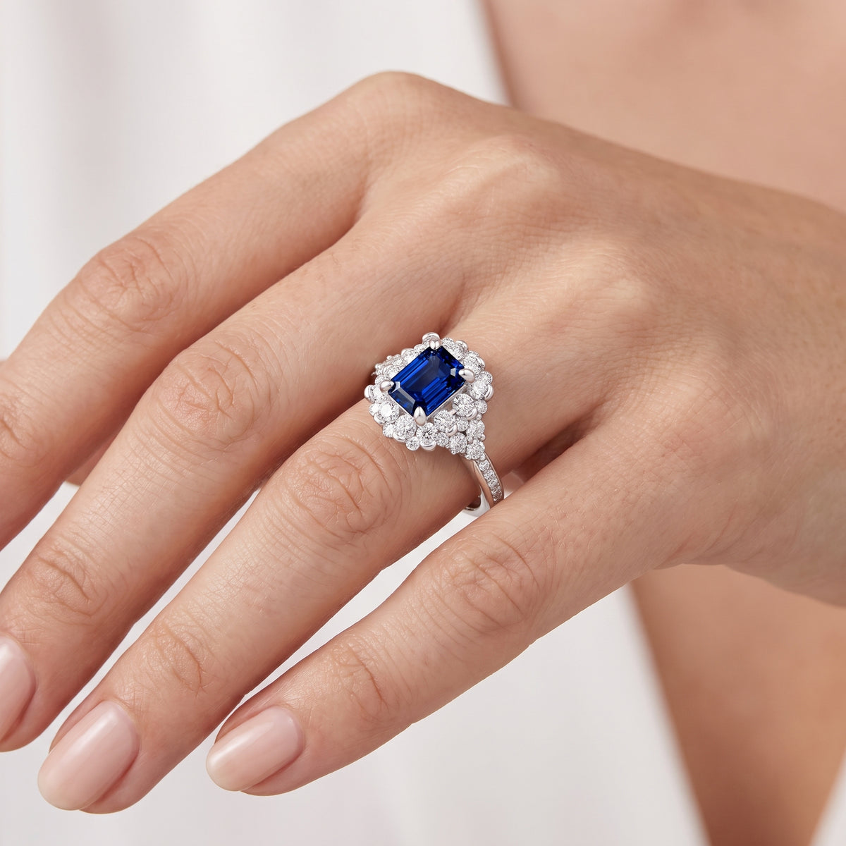 _lifestyle_image@SKU:RG108-NCSE01000004W #metal_14k-white-gold+origin_lab-created