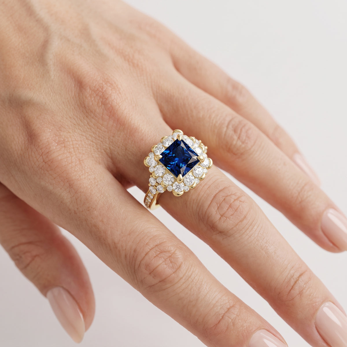 _lifestyle_image@SKU:RG108-NCSP02000004Y #metal_14k-yellow-gold+origin_lab-created