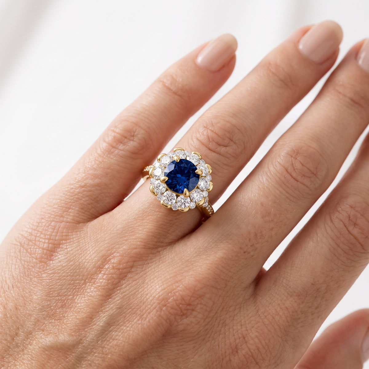 _lifestyle_image@SKU:RG108-NCSR02000004Y #metal_14k-yellow-gold+origin_lab-created