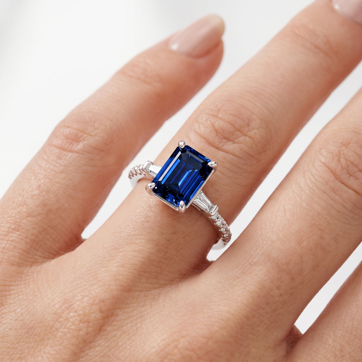 _lifestyle_image@SKU:RG113-LCSE0200000DW #metal_silver+origin_lab-created