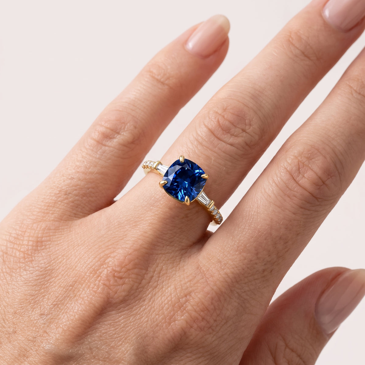 _lifestyle_image@SKU:RG113-NCSC02000004Y #metal_14k-yellow-gold+origin_lab-created