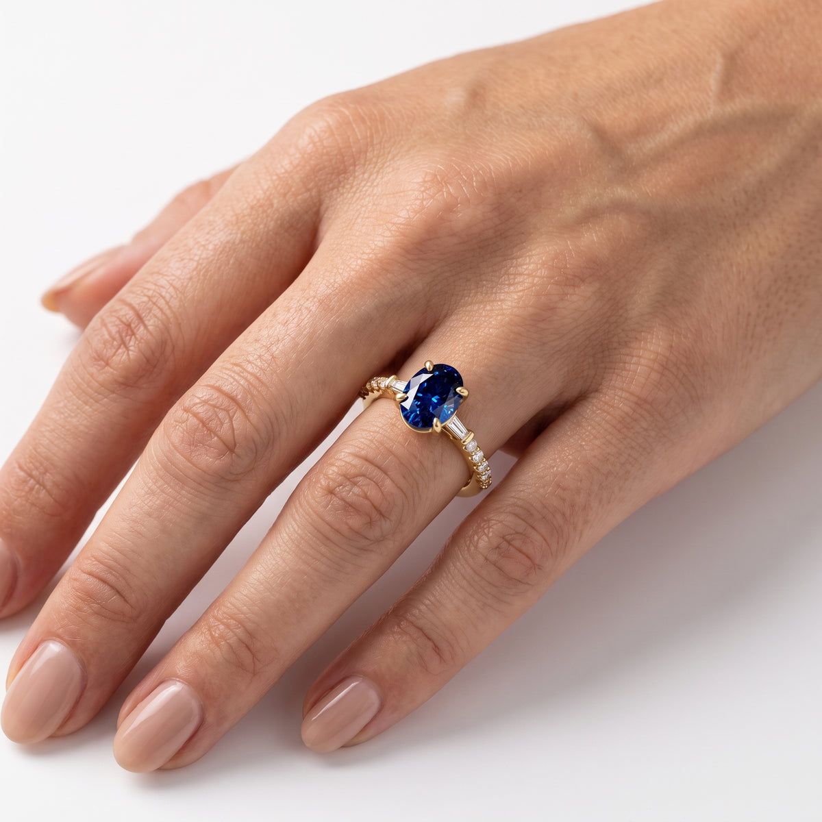 _lifestyle_image@SKU:RG113-NCSO01000004Y #metal_14k-yellow-gold+origin_lab-created