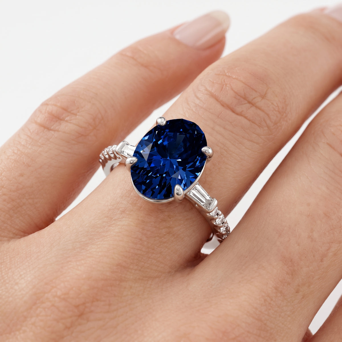 _lifestyle_image@SKU:RG113-NCSO0200000PL #metal_platinum+origin_lab-created