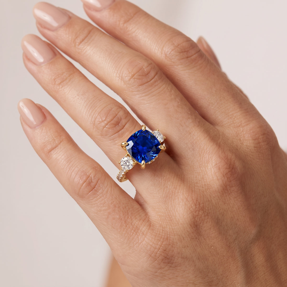 _lifestyle_image@SKU:RG115-NCSC03000004Y #metal_14k-yellow-gold+origin_lab-created