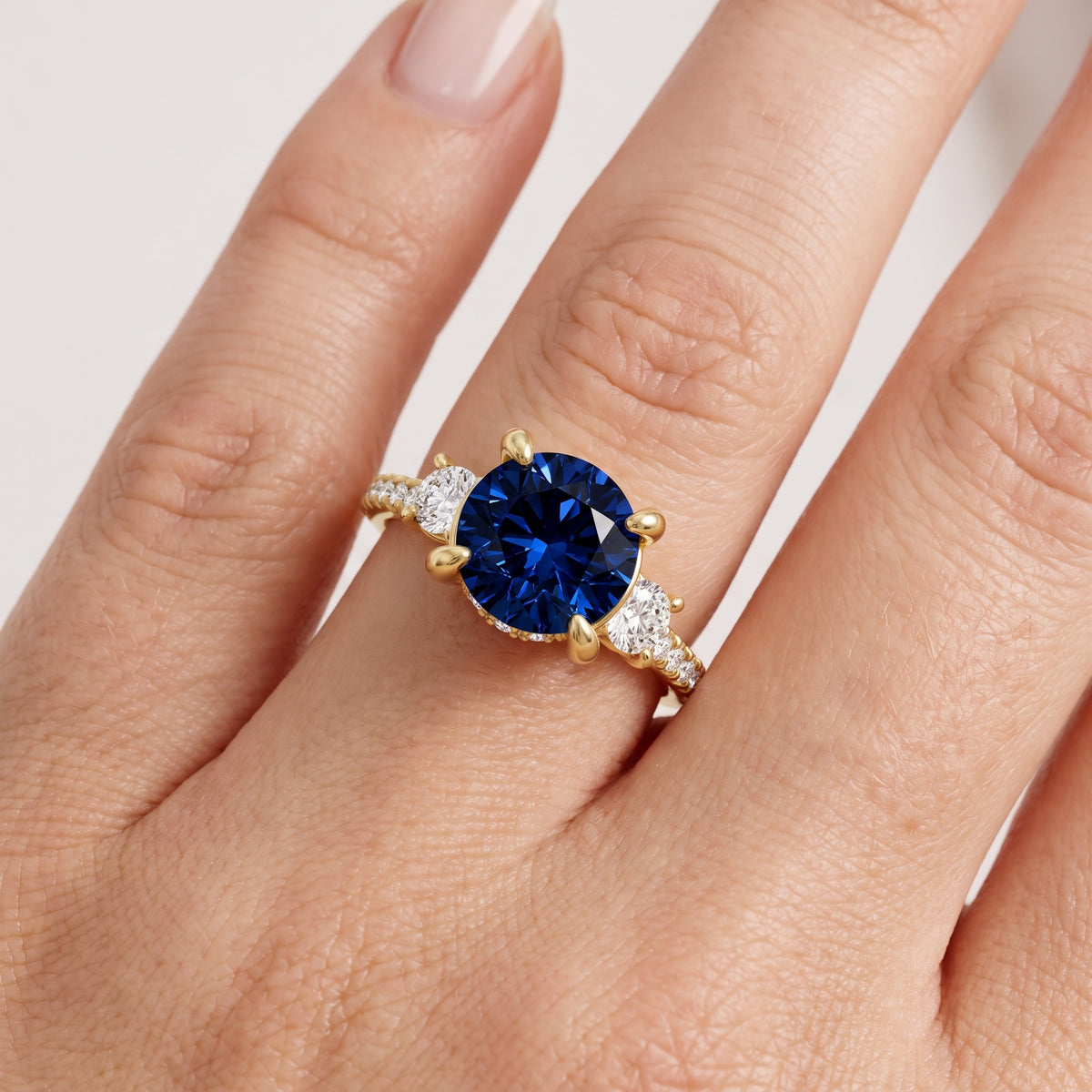 _lifestyle_image@SKU:RG115-NCSR02000004Y #metal_14k-yellow-gold+origin_lab-created