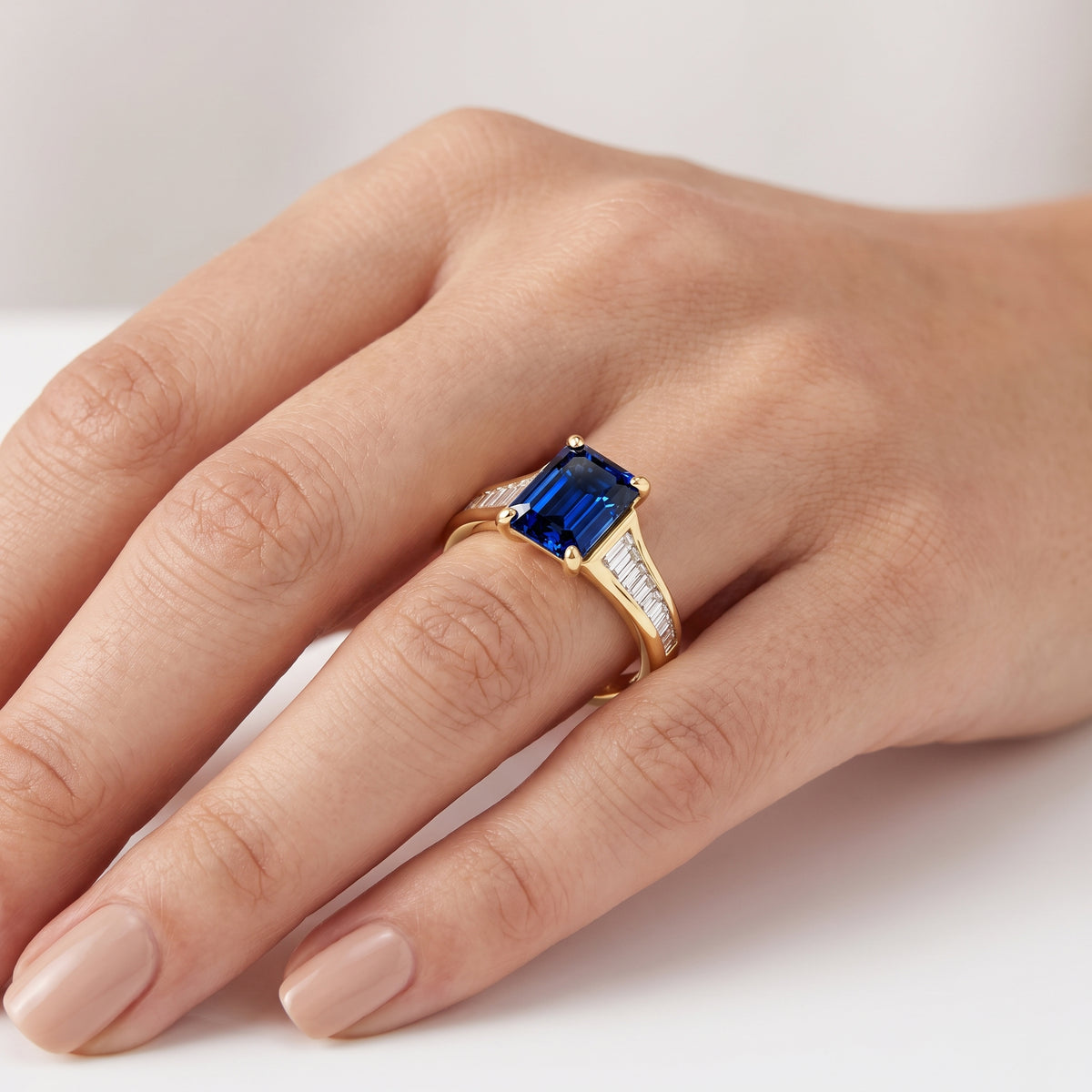 _lifestyle_image@SKU:RG136-NCSE01000004Y #metal_14k-yellow-gold+origin_lab-created