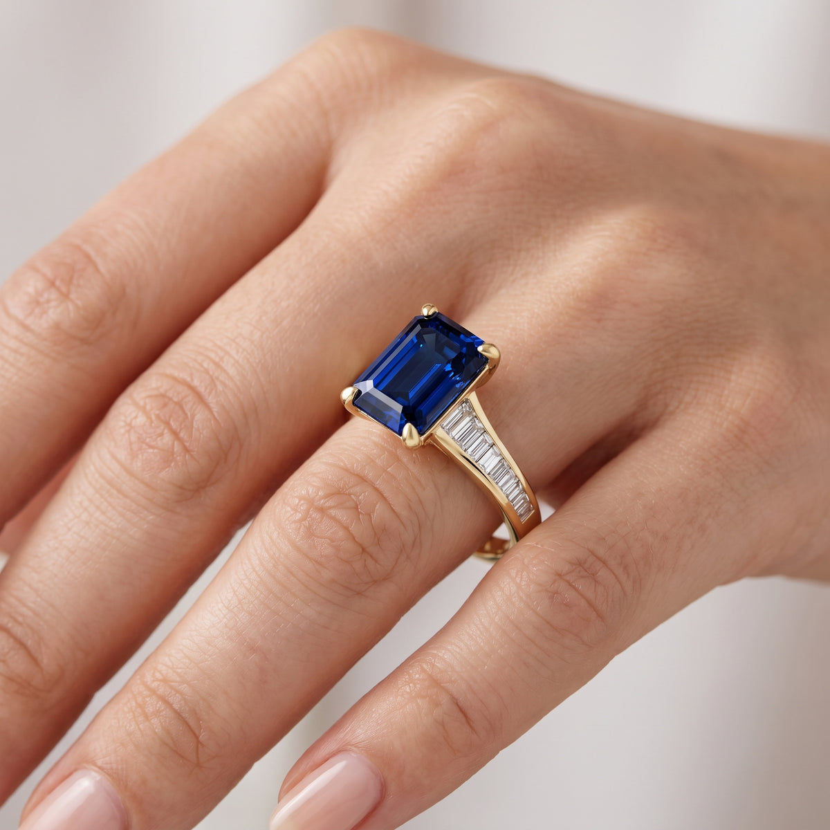 _lifestyle_image@SKU:RG136-NCSE03000004Y #metal_14k-yellow-gold+origin_lab-created