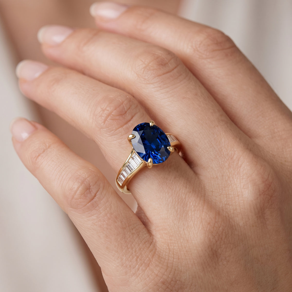 _lifestyle_image@SKU:RG136-NCSO03000004Y #metal_14k-yellow-gold+origin_lab-created