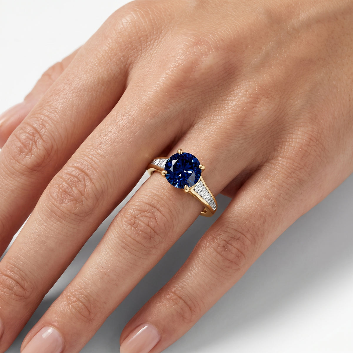 _lifestyle_image@SKU:RG136-NCSR02000004Y #metal_14k-yellow-gold+origin_lab-created