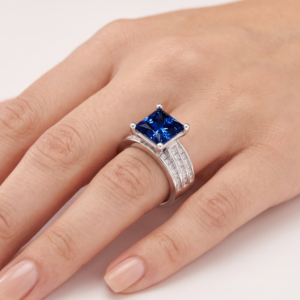 _lifestyle_image@SKU:RG195-LCSP0300000DW #metal_silver+origin_lab-grown