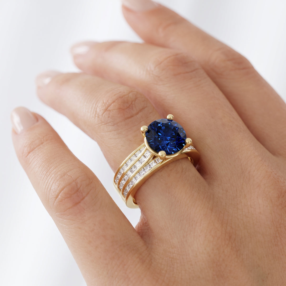 _lifestyle_image@SKU:RG195-NCSR02000004Y #metal_14k-yellow-gold+origin_lab-grown
