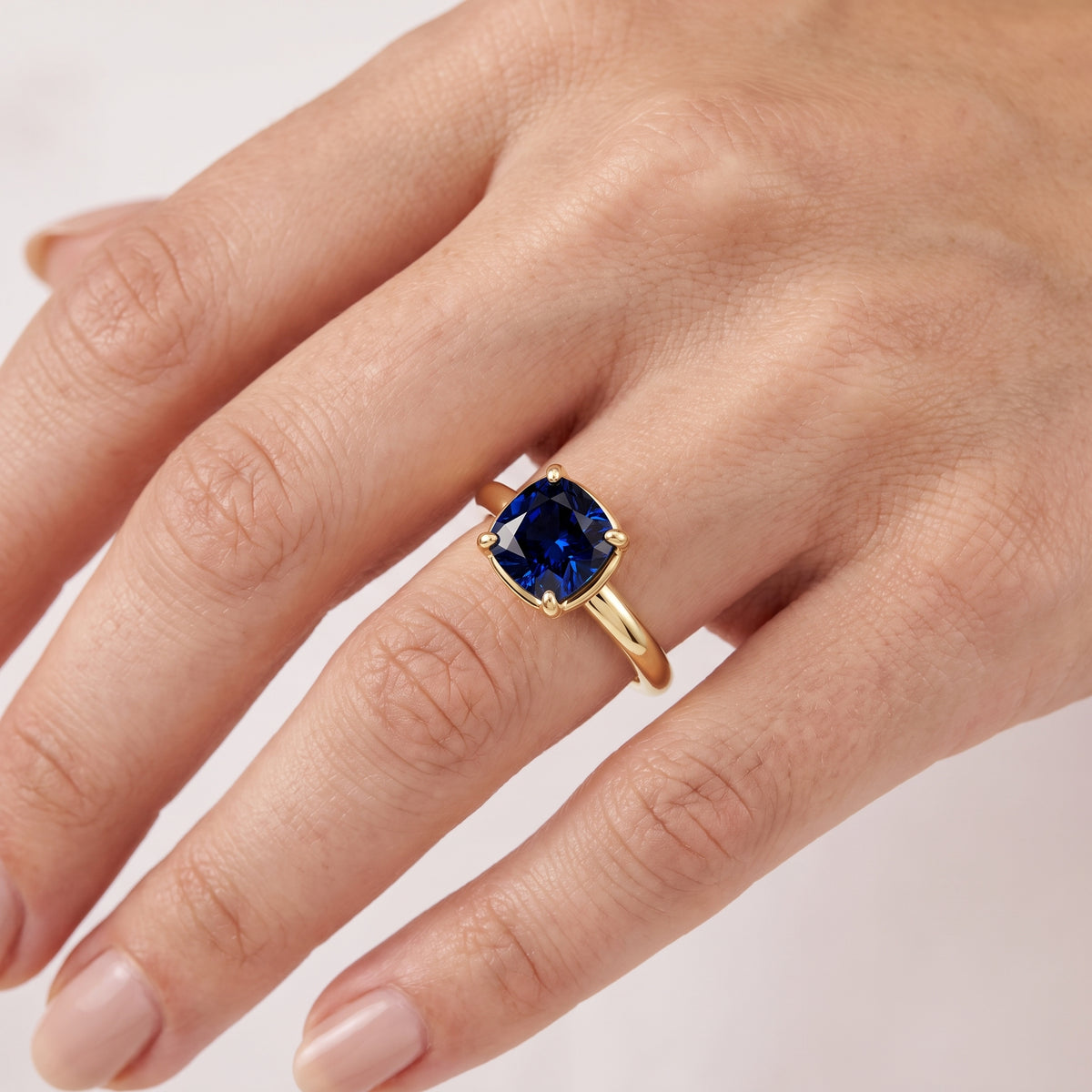 _lifestyle_image@SKU:RG203-LCSC01000004Y #metal_10k-yellow-gold+origin_lab-created