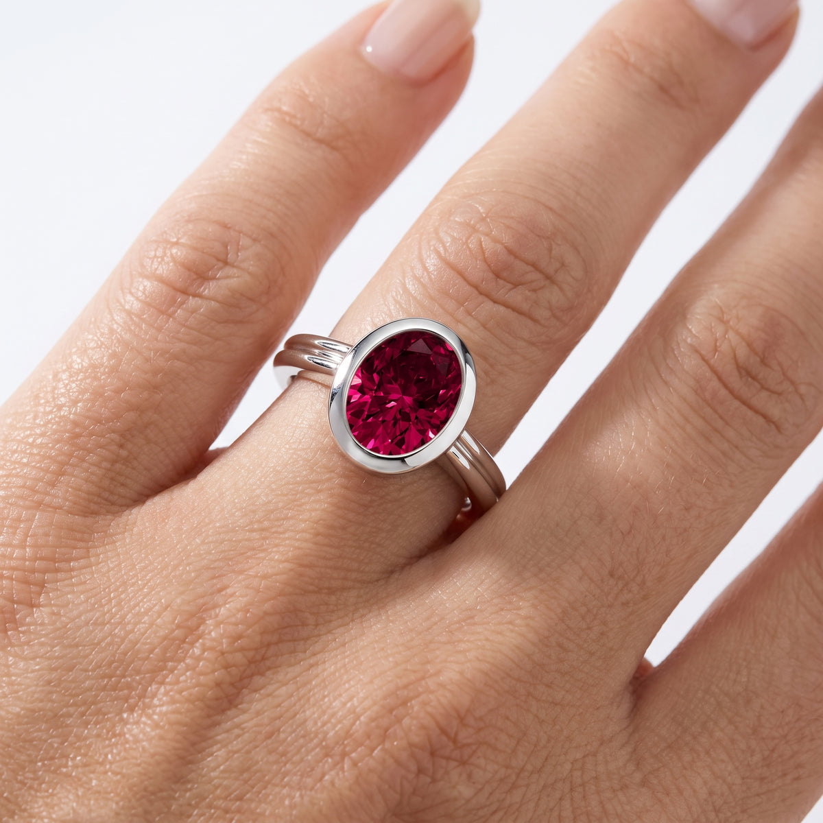 _lifestyle_image@SKU:RG280-LCRO01000004W #metal_10k-white-gold+origin_lab-created