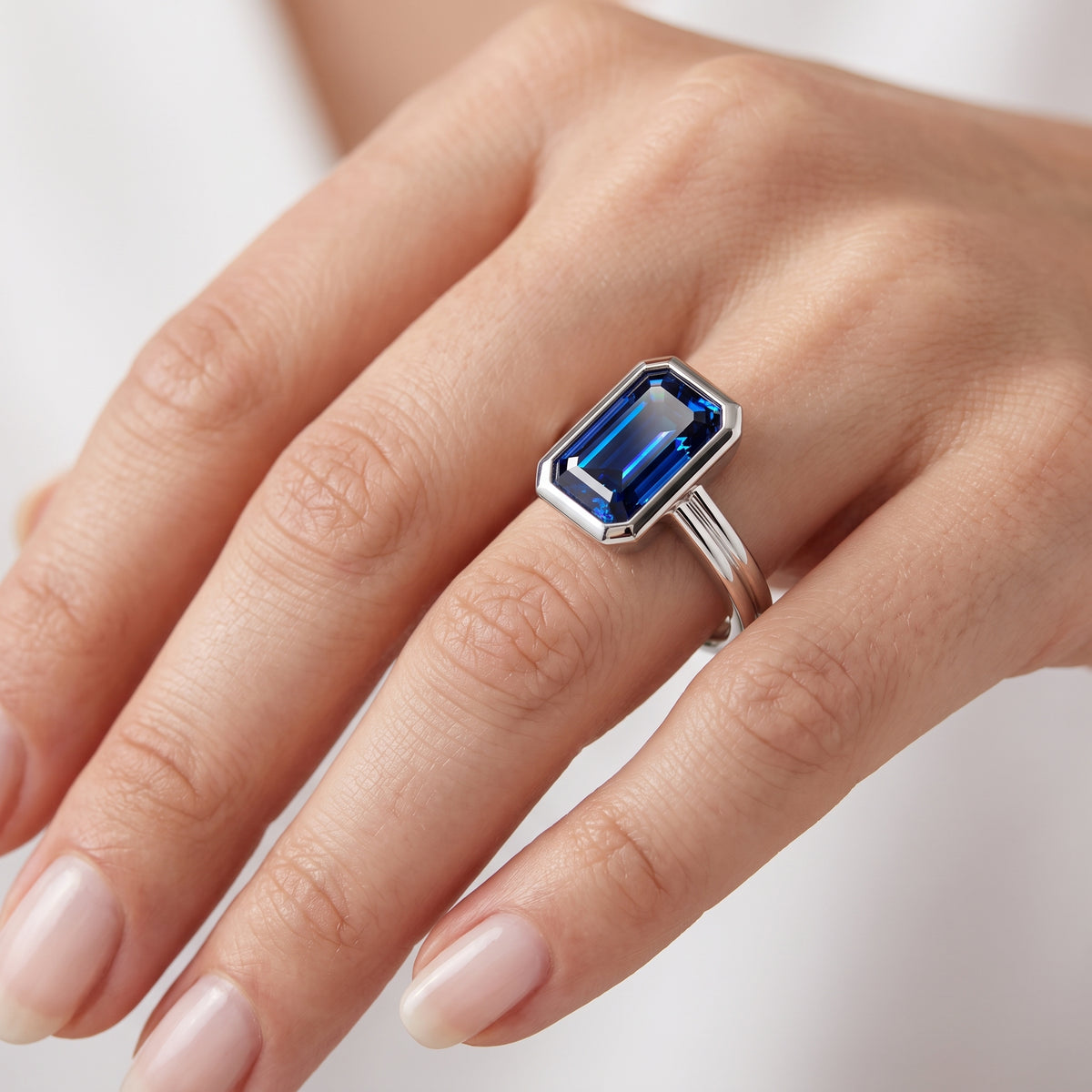 _lifestyle_image@SKU:RG280-NCSE0300000PL #metal_platinum+origin_lab-created
