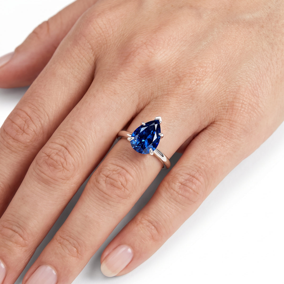 _lifestyle_image@SKU:RG314-LCSD02000004W #metal_10k-white-gold+origin_lab-created