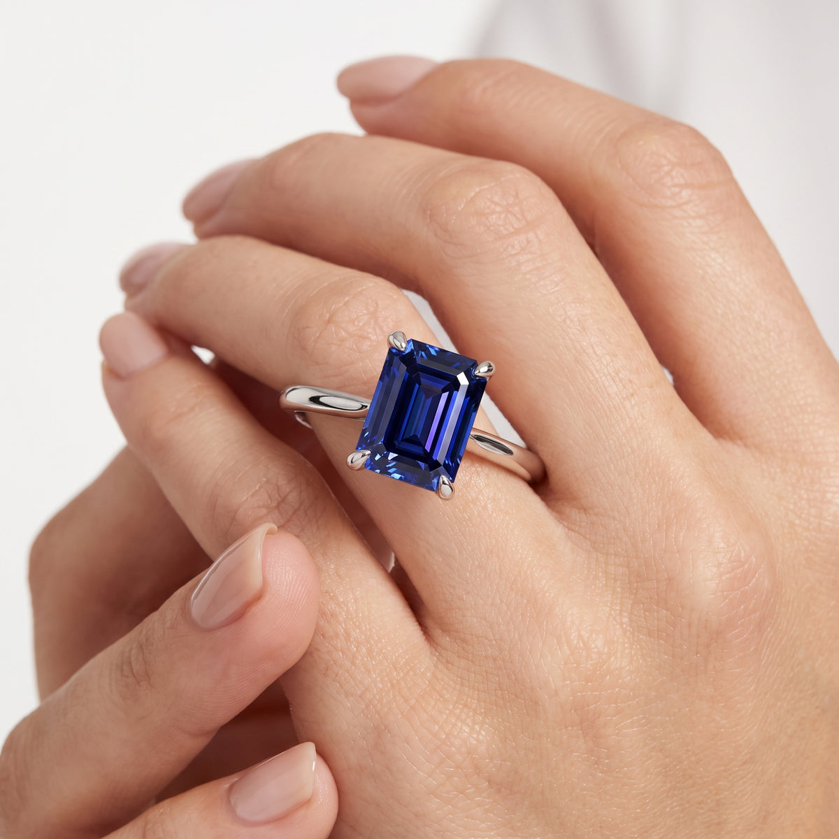_lifestyle_image@SKU:RG314-LCSE02000004W #metal_10k-white-gold+origin_lab-created