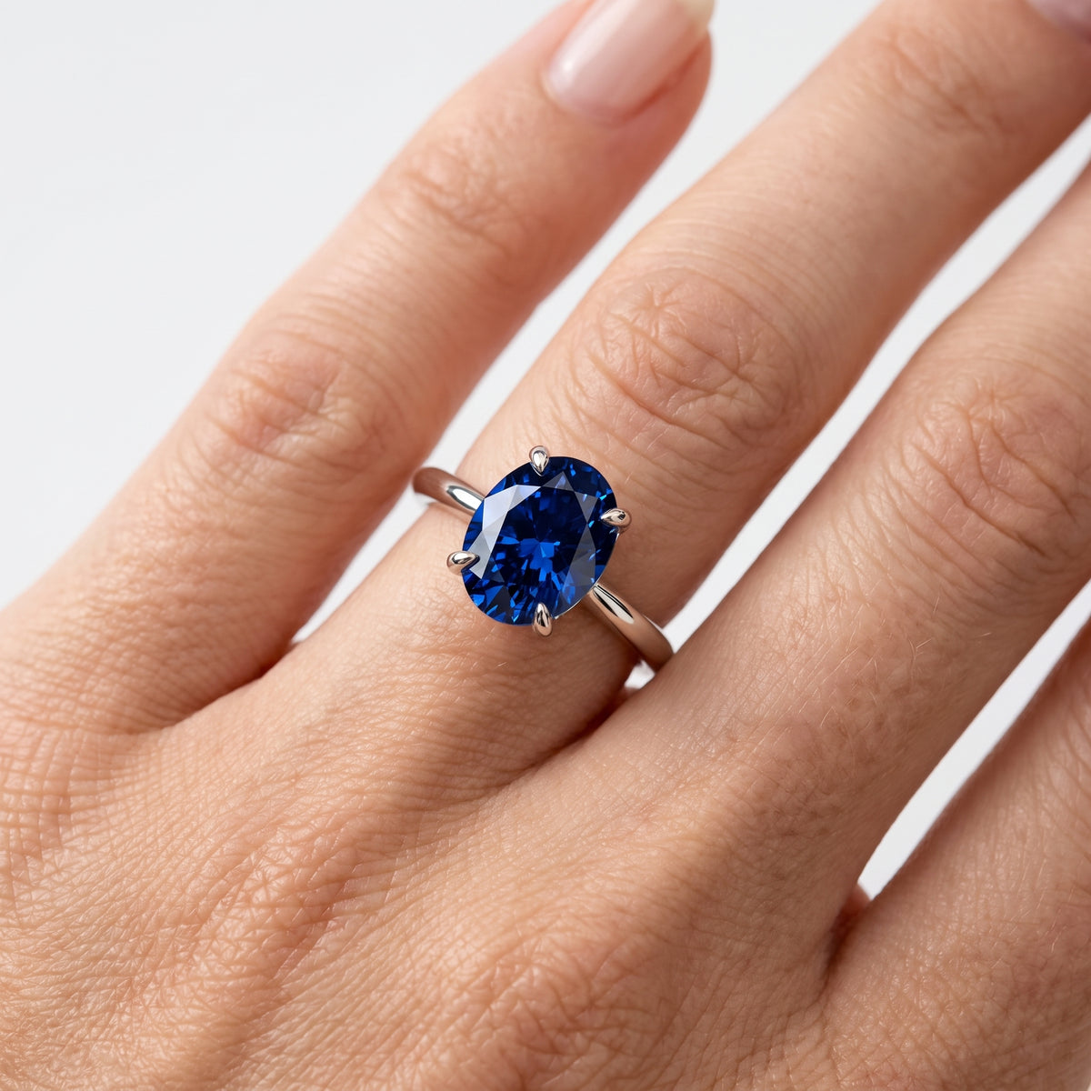 _lifestyle_image@SKU:RG314-NCSO02000004W #metal_14k-white-gold+origin_lab-created