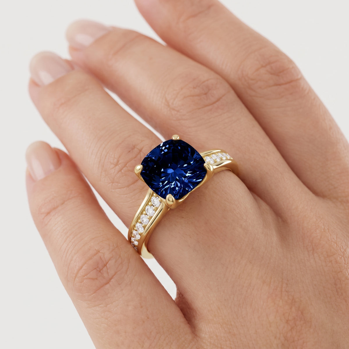 _lifestyle_image@SKU:RG323-NCSC02000004Y #metal_14k-yellow-gold+origin_lab-created