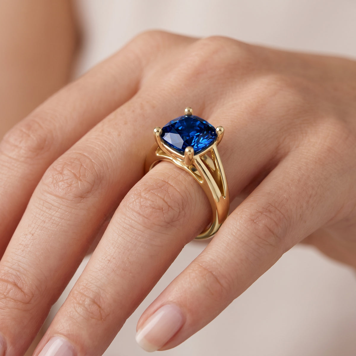 _lifestyle_image@SKU:RG464-NCSC03000004Y #metal_14k-yellow-gold+origin_lab-created