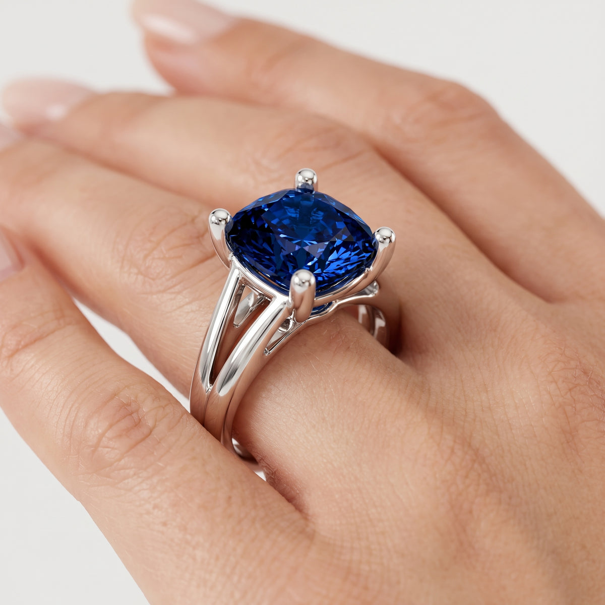 _lifestyle_image@SKU:RG464-NCSC04000004W #metal_14k-white-gold+origin_lab-created