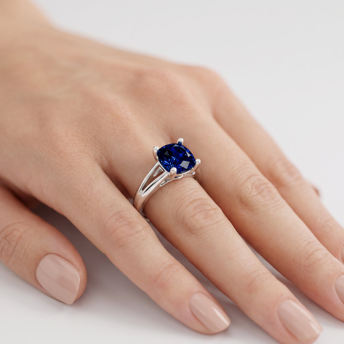 _lifestyle_image@SKU:RG464-NCSC0400000PL #metal_platinum+origin_lab-created