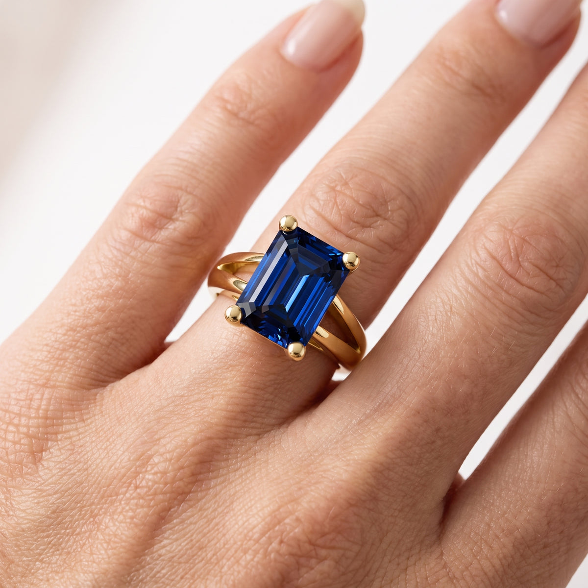 _lifestyle_image@SKU:RG464-NCSE04000004Y #metal_14k-yellow-gold+origin_lab-created