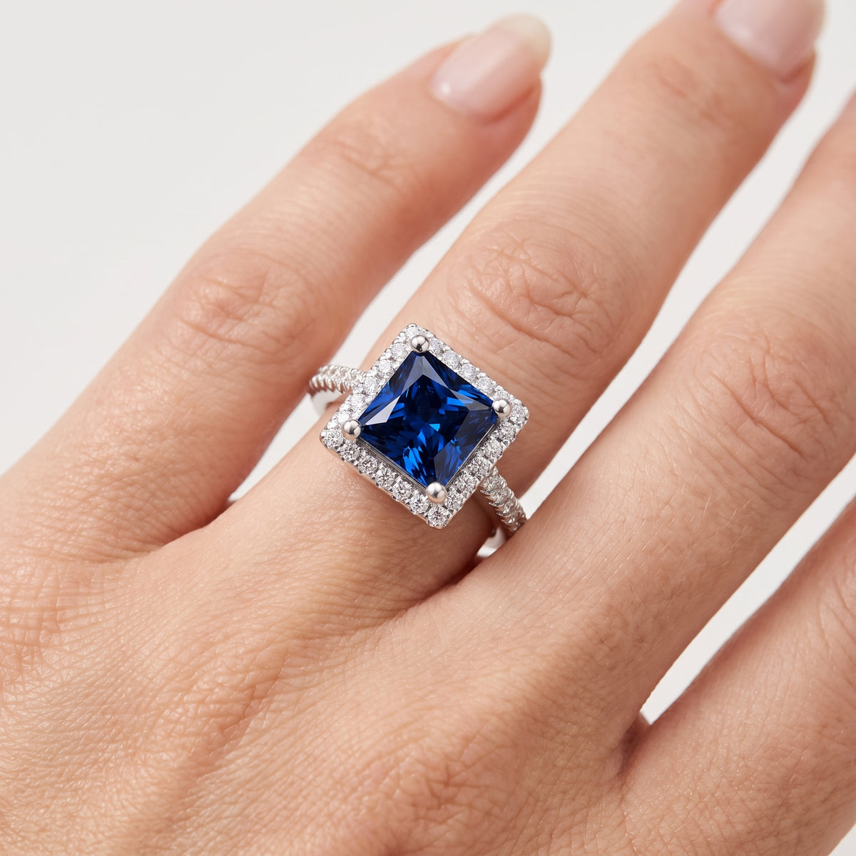_lifestyle_image@SKU:RG514-LCSP0200000DW #metal_silver+origin_lab-created