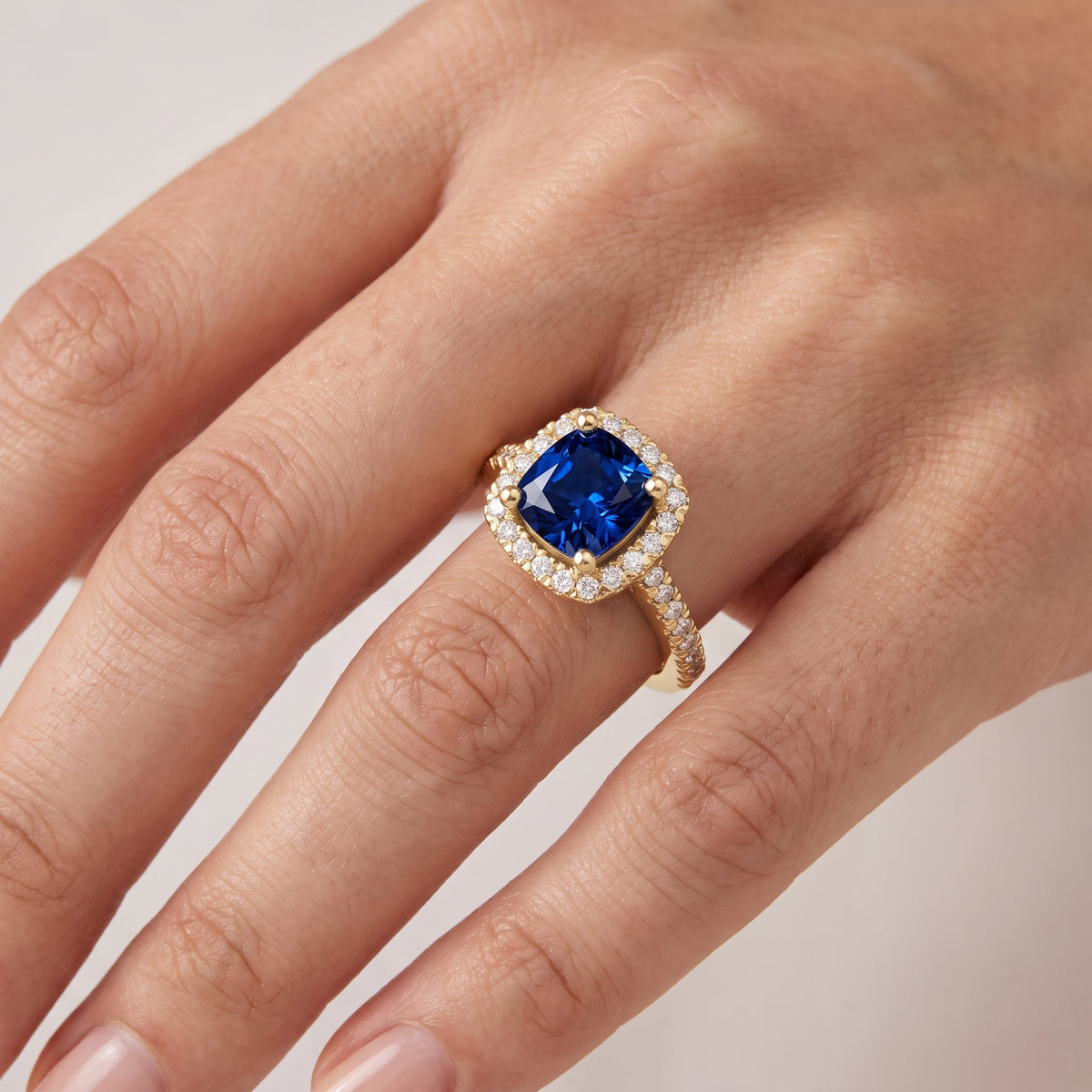 _lifestyle_image@SKU:RG514-NCSC01000004Y #metal_14k-yellow-gold+origin_lab-created