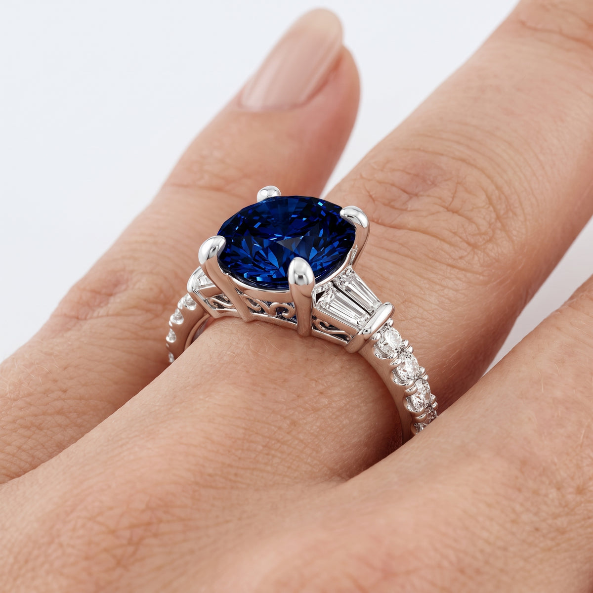 _lifestyle_image@SKU:RG517-NGSR04000004W #metal_14k-white-gold+origin_lab-created