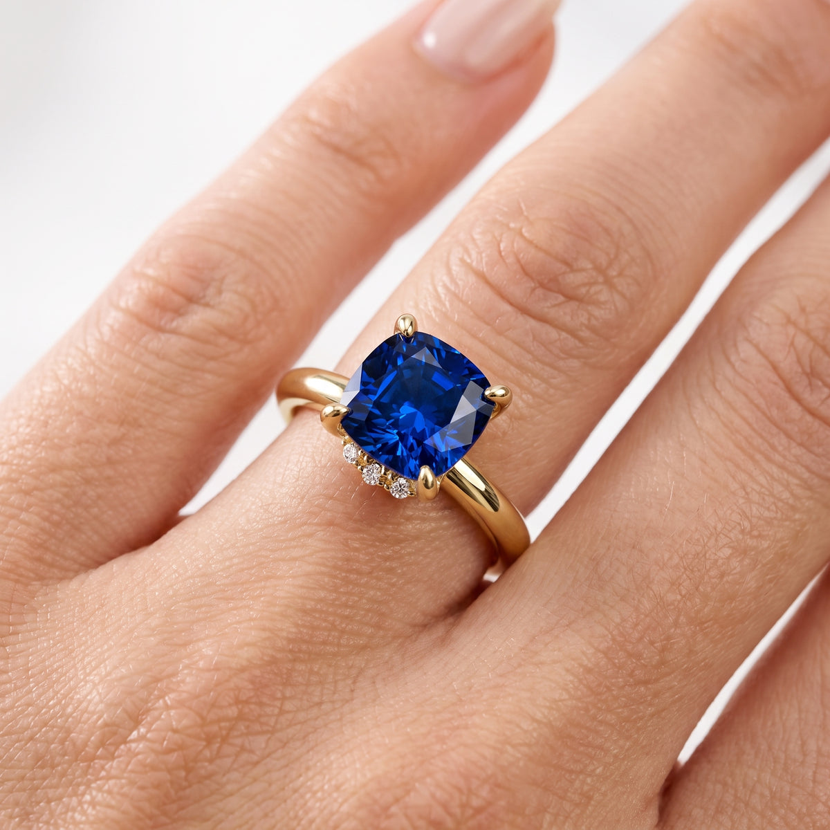 _lifestyle_image@SKU:RG604-LCSC01000004Y #metal_10k-yellow-gold+origin_lab-created