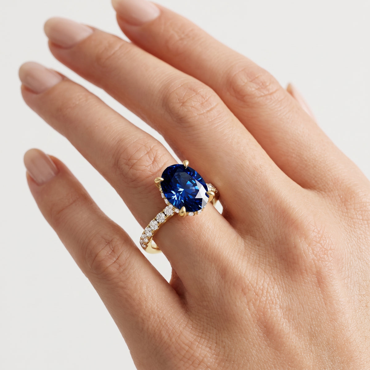 _lifestyle_image@SKU:RG667-NCSO02000004Y #metal_14k-yellow-gold+origin_lab-created