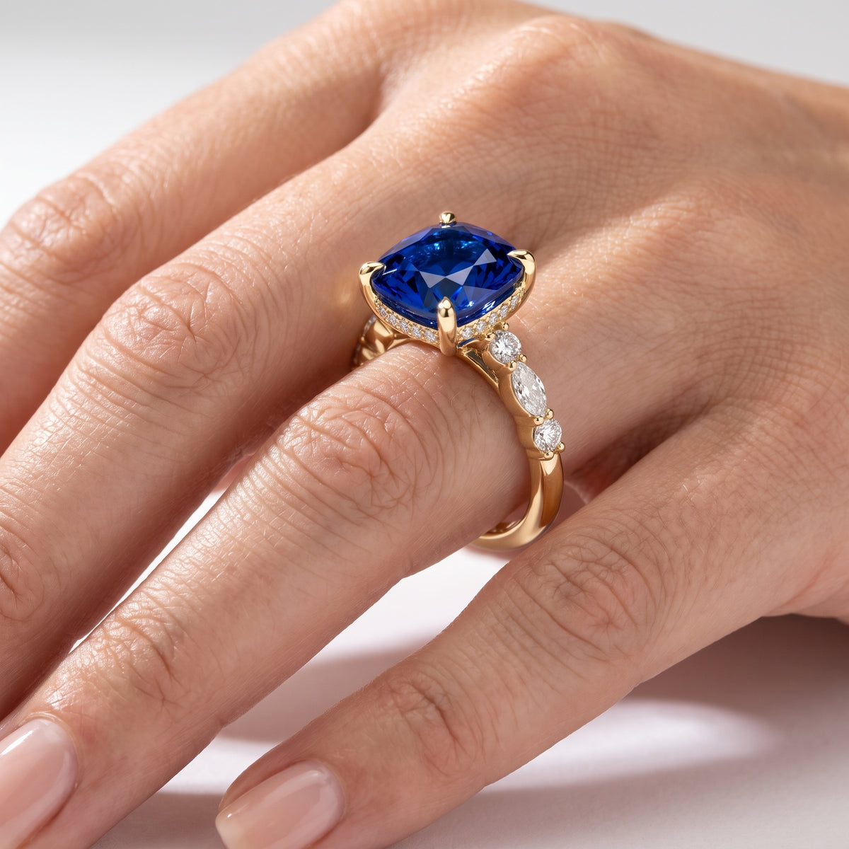 _lifestyle_image@SKU:RG736-NCSC03000004Y #metal_14k-yellow-gold+origin_lab-created