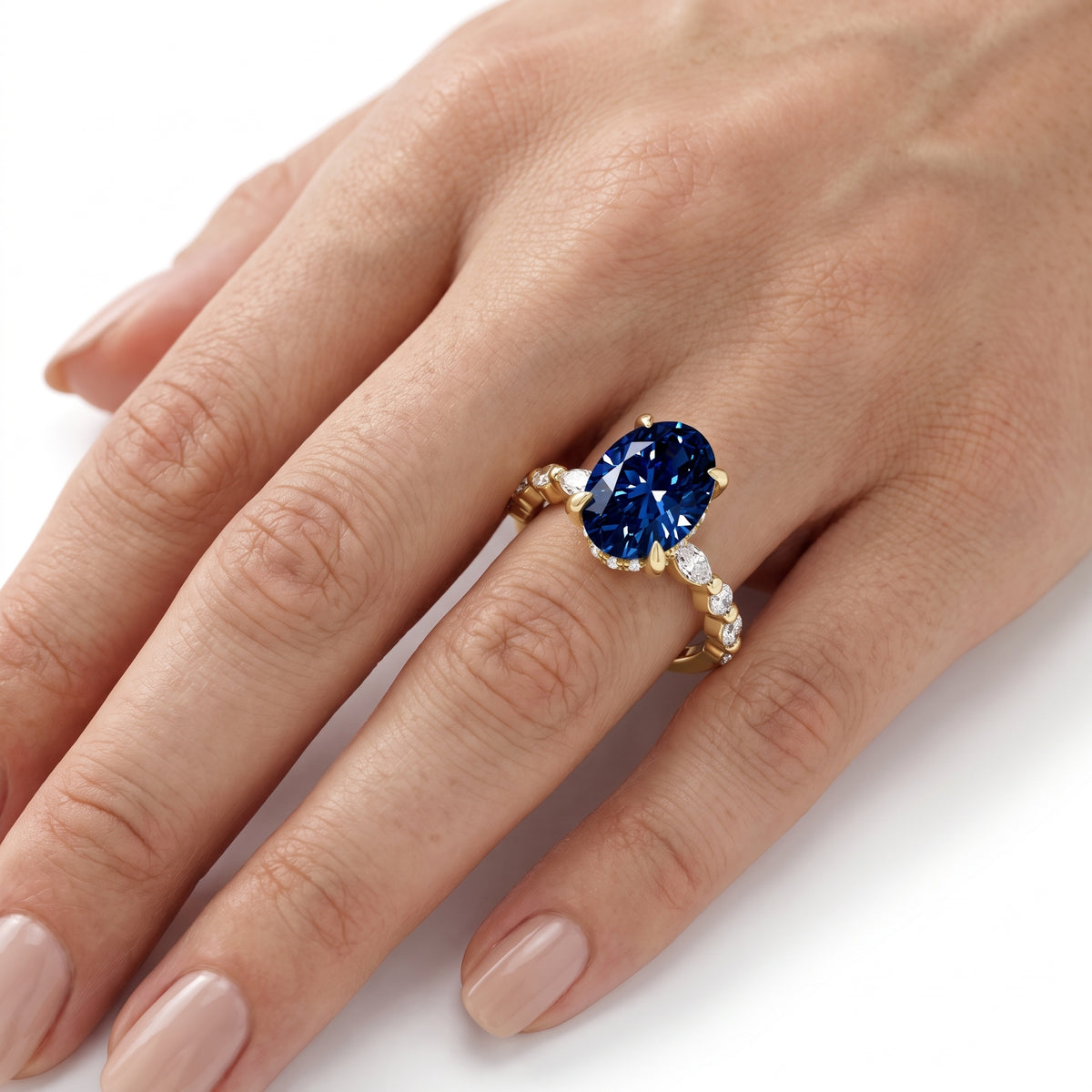 _lifestyle_image@SKU:RG736-NCSO04000004Y #metal_14k-yellow-gold+origin_lab-created