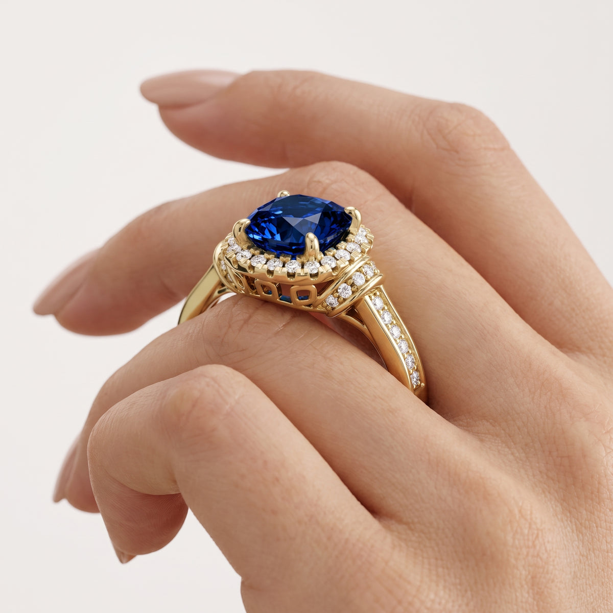 _lifestyle_image@SKU:RG802-NCSC01000004Y #metal_14k-yellow-gold+origin_lab-created
