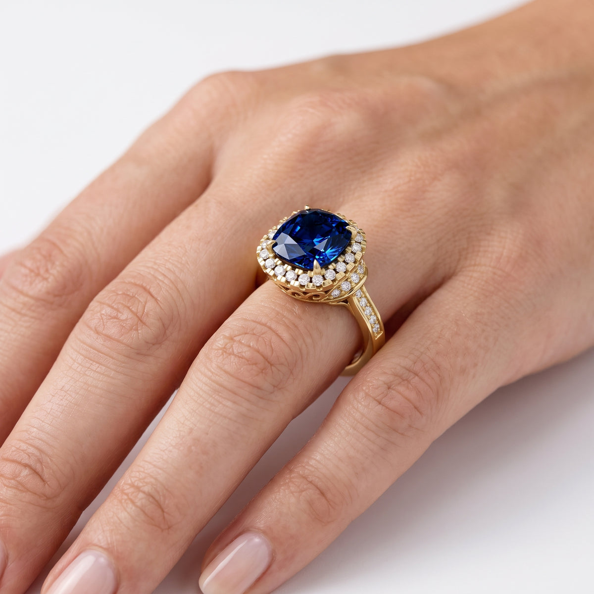 _lifestyle_image@SKU:RG802-NCSC02000004Y #metal_14k-yellow-gold+origin_lab-created