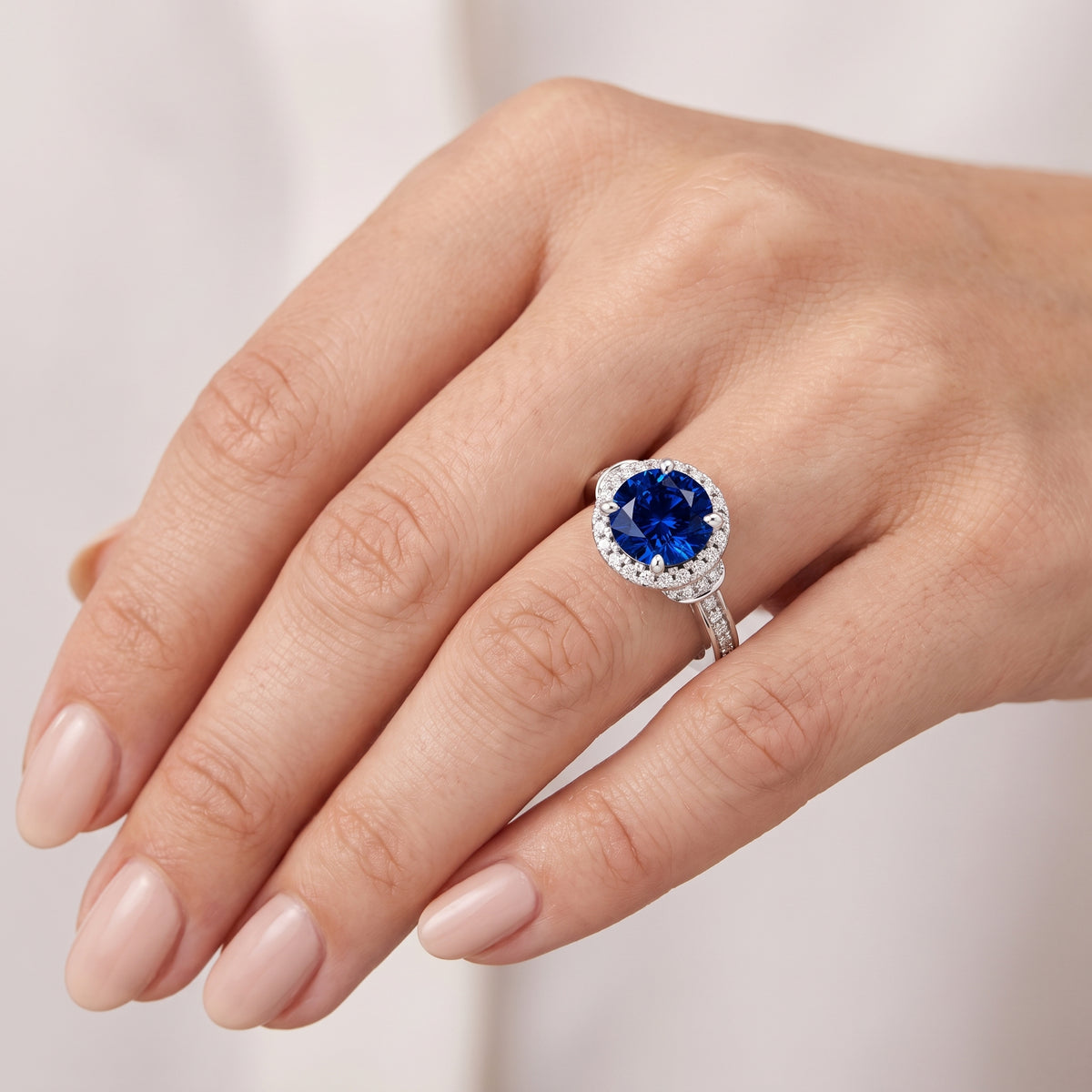 _lifestyle_image@SKU:RG802-NCSR01000004W #metal_14k-white-gold+origin_lab-created