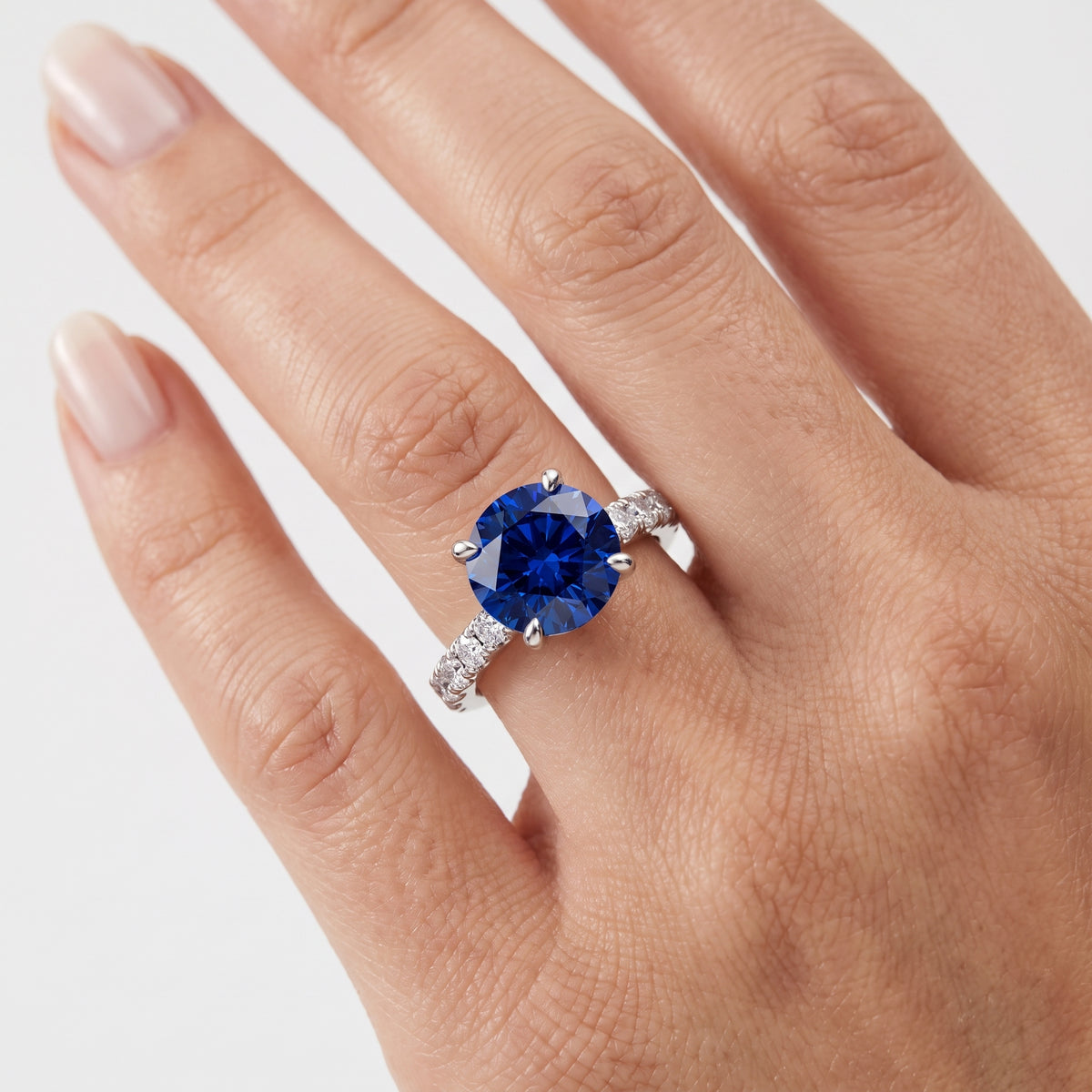 _lifestyle_image@SKU:RG847-LCSR0200000DW #metal_silver+origin_lab-created