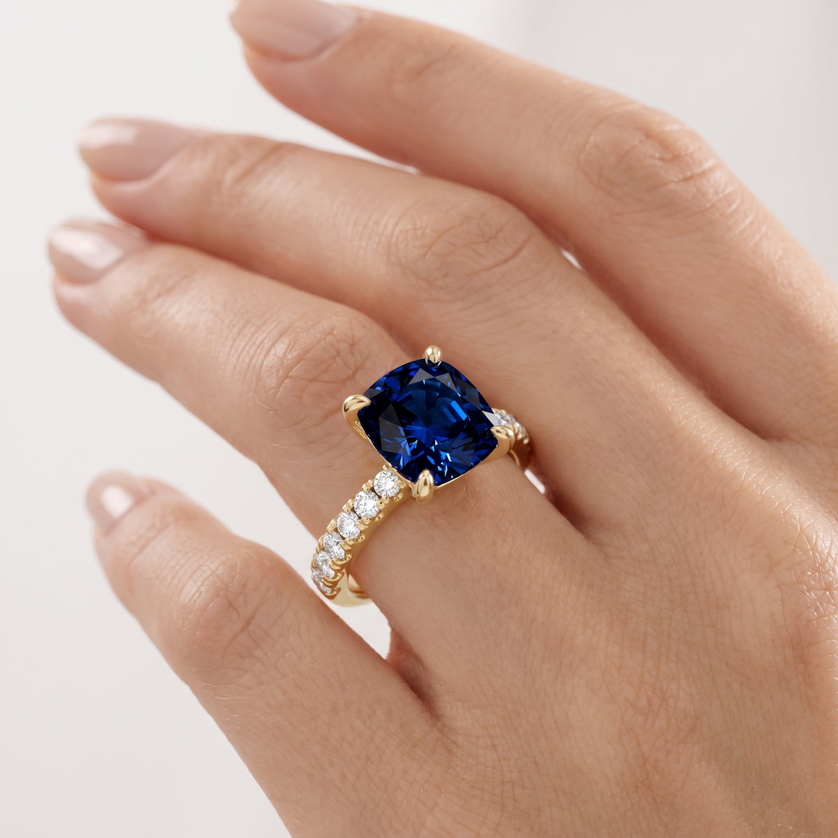 _lifestyle_image@SKU:RG847-NCSC02000004Y #metal_14k-yellow-gold+origin_lab-created