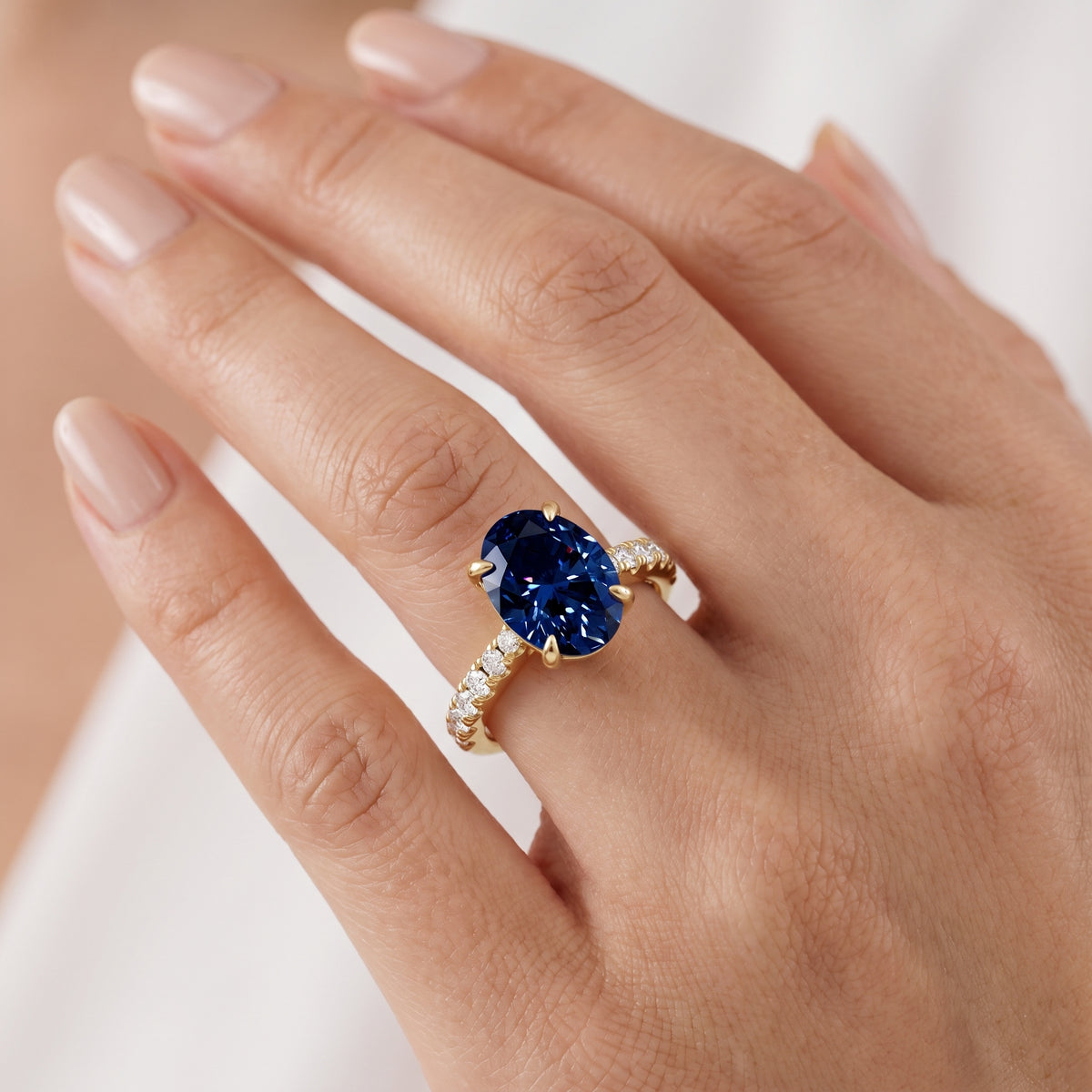 _lifestyle_image@SKU:RG847-NCSO04000004Y #metal_14k-yellow-gold+origin_lab-created