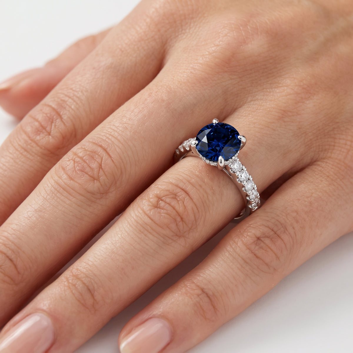 _lifestyle_image@SKU:RG930-NCSR0200000PL #metal_platinum+origin_lab-created