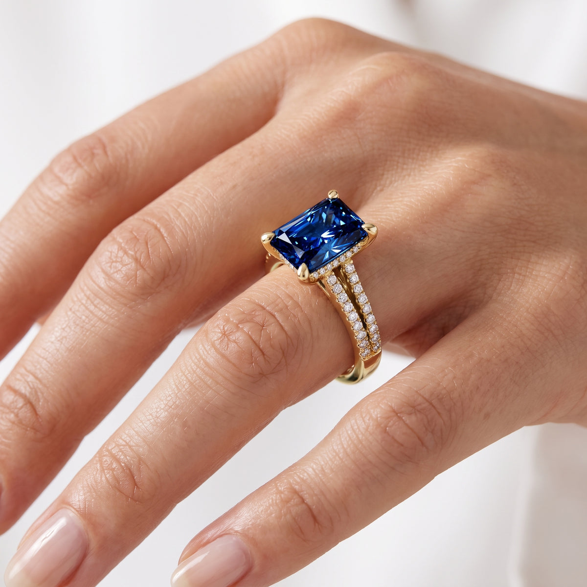 _lifestyle_image@SKU:RG939-NCST03000004Y #metal_14k-yellow-gold+origin_lab-created